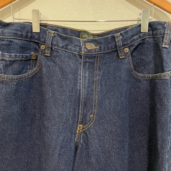 Eddie Bauer Men's Deep Blue Straight Jeans - Picture 2 of 4